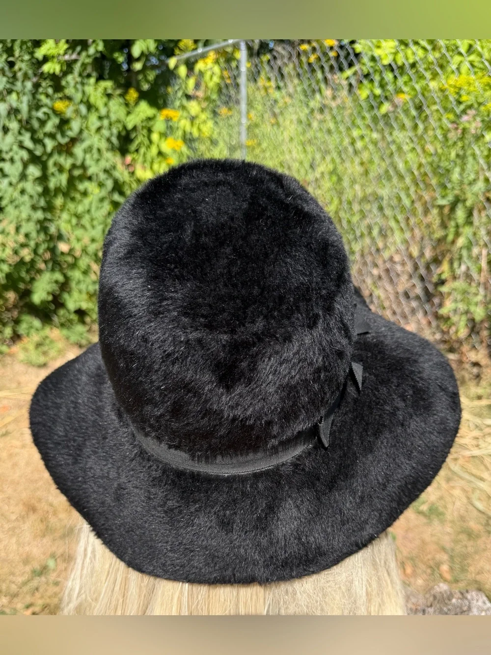 Vintage 1960s MOD HAT Wide Brim Fuzzy Furry Empress Christine Original MEDIUM M